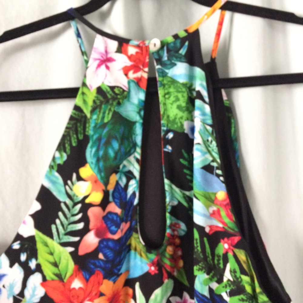 Show me your MuMu Tropical Dress - Picture 3 of 4